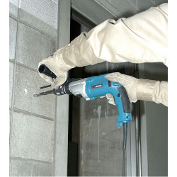 Taladro Percutor MAKITA HP2071 20mm 1.010W Automático Taladros Con Percutor