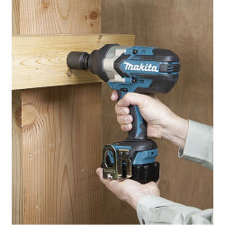 Llave Impacto BL MAKITA DTW1001RTJ 18V 1.050Nm 3/4" +2 Bateria 5.0ah + Cargador + Maletin 18V
