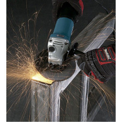 Amoladora MAKITA GA5030R 125mm 720W SAR + MALETIN MAKPAC 125 mm