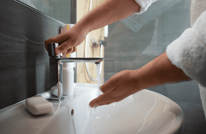 ACS = Agua Caliente Sanitaria, utilizado por el sistema de aerotermia para calentar el agua en empresas y hogares